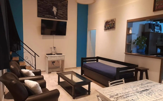 Hermosa casa con patio, parrilla y garage cerrado