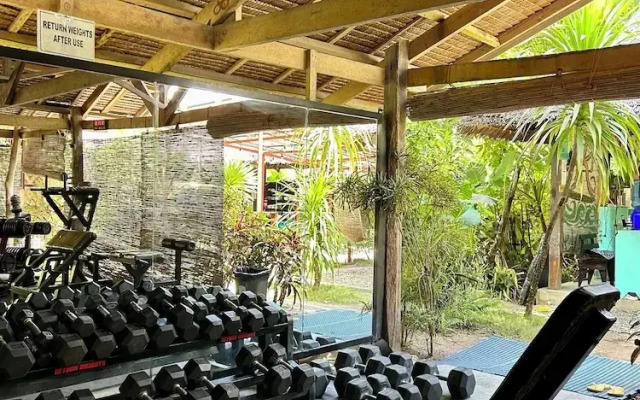 Ilakai Hostel - Adults Only