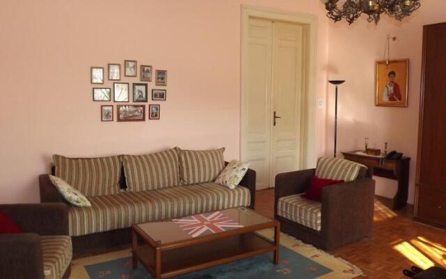 Nikola's Guesthouse