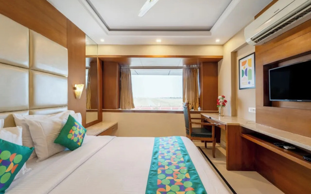 Treebo Premium Vinnie - Near Airport