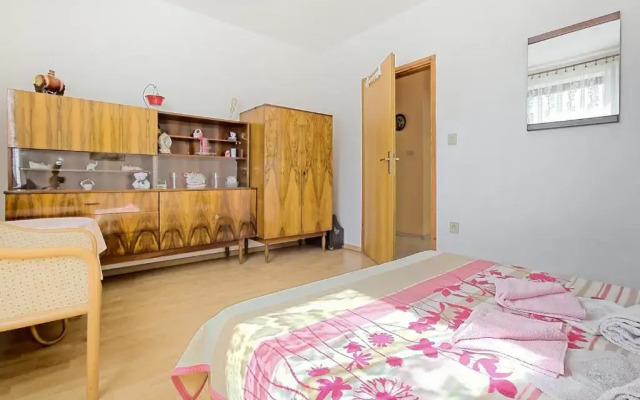 Eva House with Apartment