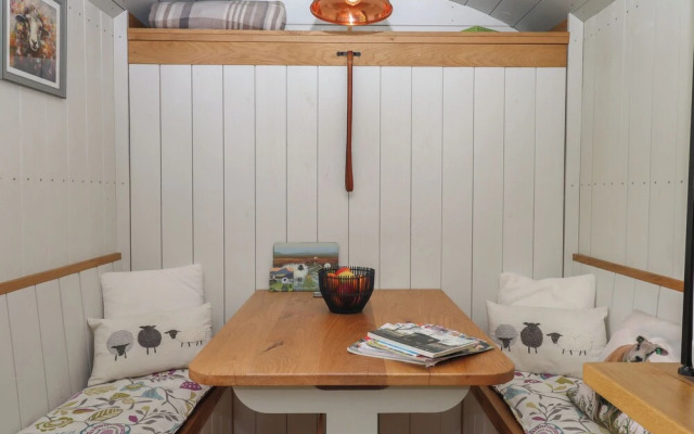 Burr 2 Shepherds Hut