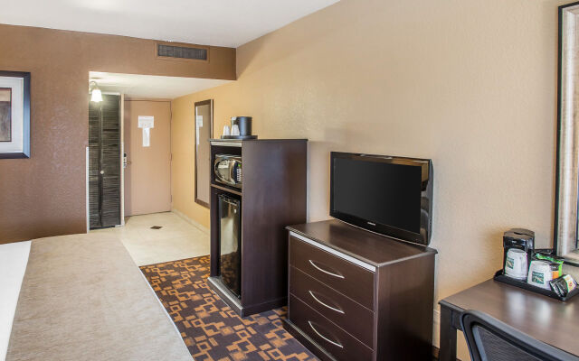 Quality Inn & Suites Denver Stapleton