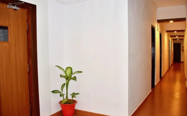 OYO 10240 Hotel Mayfair 1