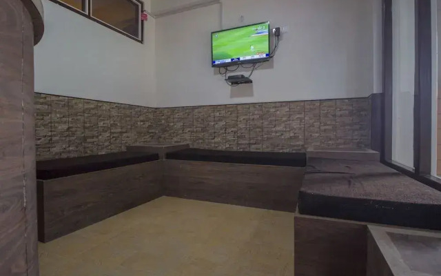 Rising Inn by OYO Rooms