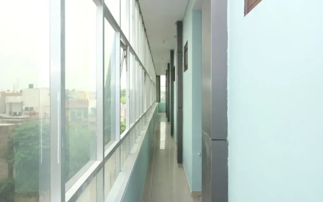 OYO 16150 Suraj Guest House