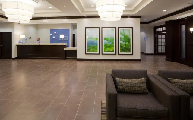 Holiday Inn Express New Liskeard