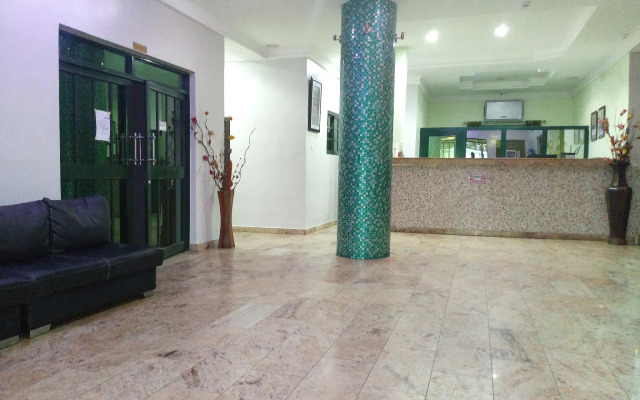 Dionzec Hotel & Suites