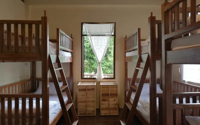 2496 Oldtel Bed & Cafe