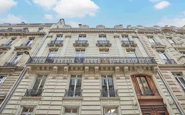 Saint Honore Luxury Apartment With AC