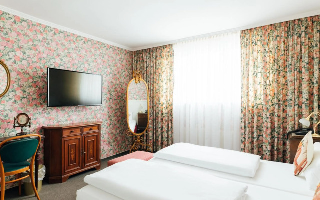 Das Kleine Hotel