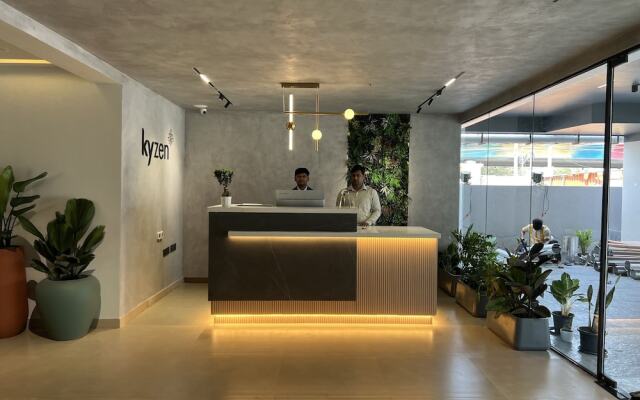 Hotel Kyzen HiTech City- Your Zenly Stay