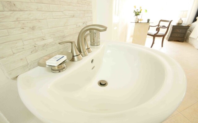 Cattleya's Green Suite Exquisite