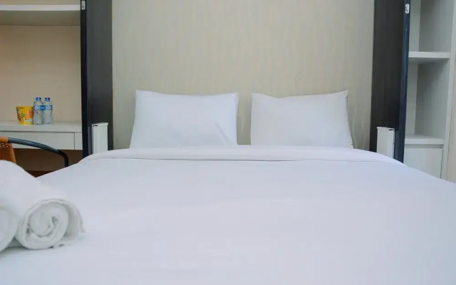 Comfy Studio Green Pramuka Apartment with City View