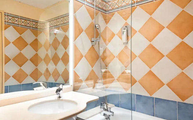 ibis Styles Arles Palais des Congrès