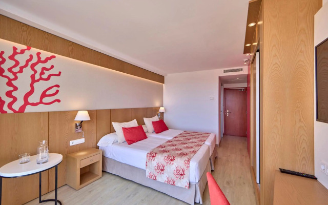 Universal Hotel Perla
