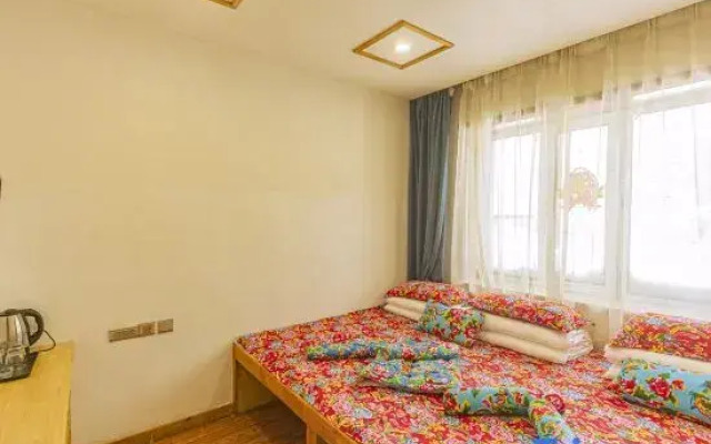 Xuexiang Erlanghe Qingli Inn