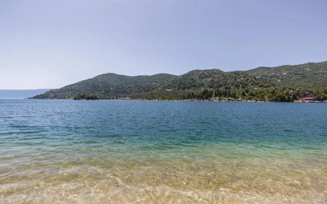 Amazing home in Ploce w/ WiFi and 3 Bedrooms
