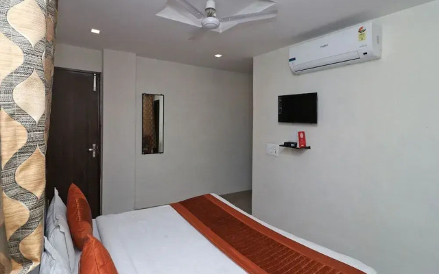 Mayesha Residency by OYO Rooms