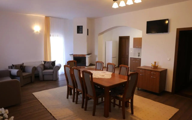 Ezüstfenyő Panzió