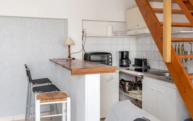Picturesque Apartment in Bayeux with Private Courtyard