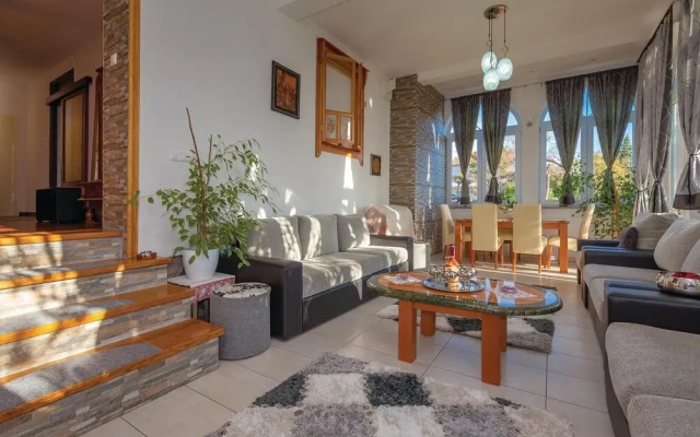 Beautiful Home in Crikvenica With Wifi and 6 Bedrooms