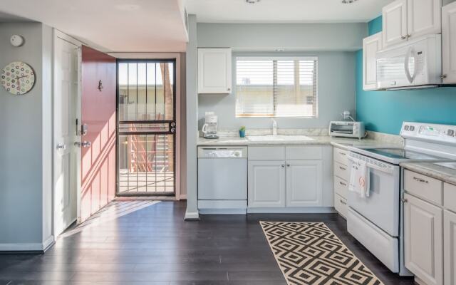 1BR near Fashion Square by WanderJaunt