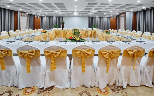 Paris Deli Danang Beach Hotel