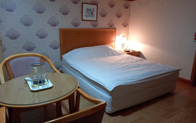Gimcheon Park Tourist Hotel