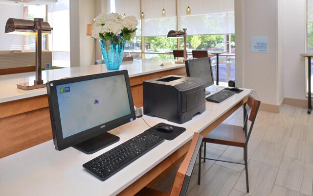 Holiday Inn Express & Suites Buffalo Downtown - Medical CTR by IHG