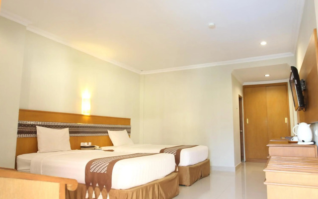 Cakra Kembang Hotel