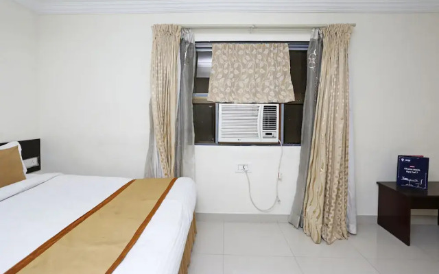 OYO 2229 Hotel Golden Wings