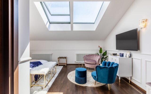 Old Town Luxury Suites