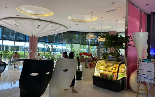 Stunning 1-bed Apartment in Paranaque