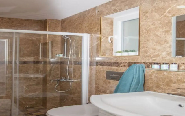 Truemar Hotels & Suites