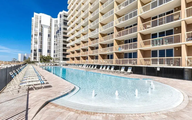 Pelican Beach 1811 1 Bedroom Condo by RedAwning