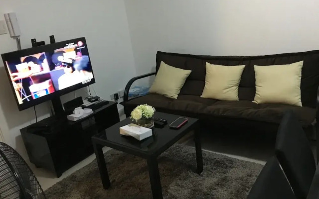 Comfort Condo @ Azure Urban Residences