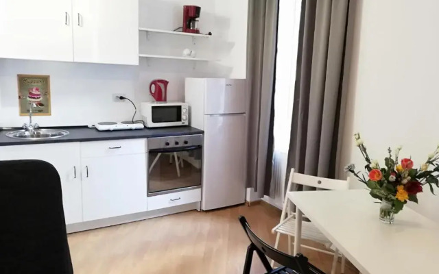 Studio Piata Amzei NR.1 (8 A)
