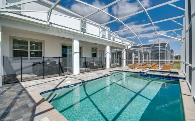 8946tw 8 Bedroom Villa by RedAwning