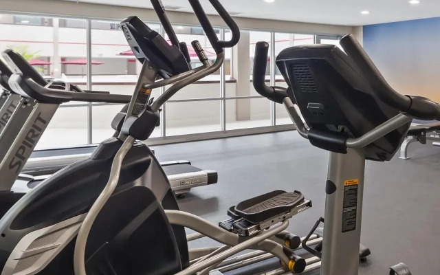 Holiday Inn Milwaukee Brookfield by IHG