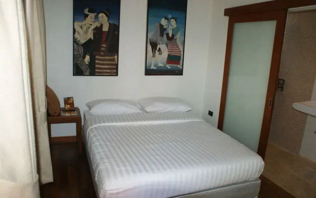 Sirinthara luxury villa