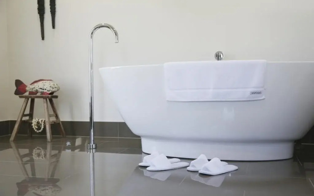 Lilies on Lovedale Estate - Heated Pool and Spa