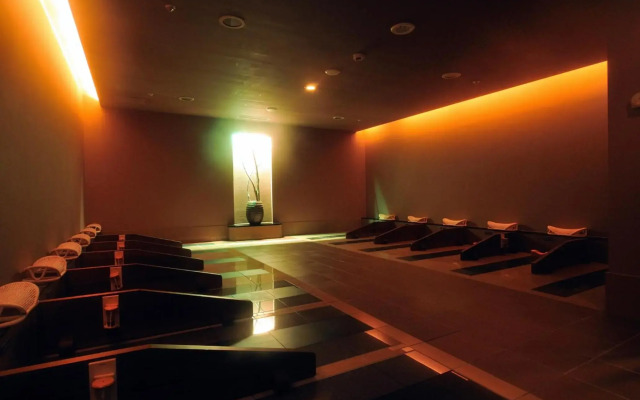 Yokohama Minamimirai Manyo-Club