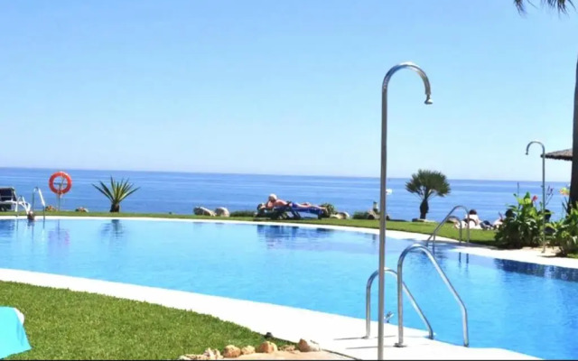 MI CAPRICHO 170 Beachfront Apartment