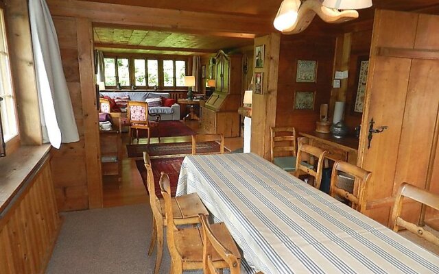 Tree-Tops, Chalet