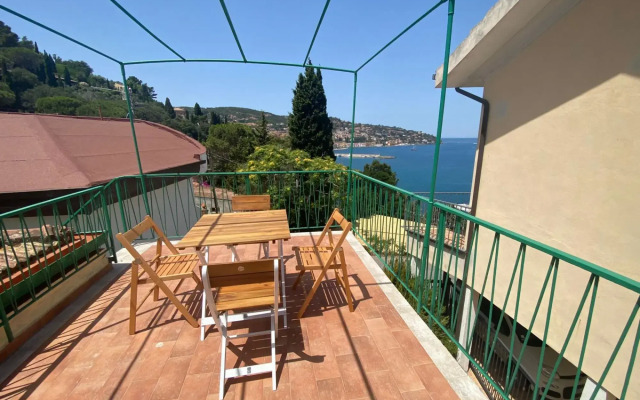Apartment with beautiful sea view-La casa del'Artista