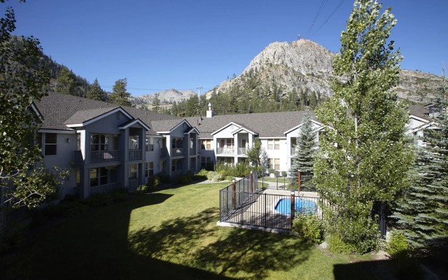 Squaw Valley Lodge