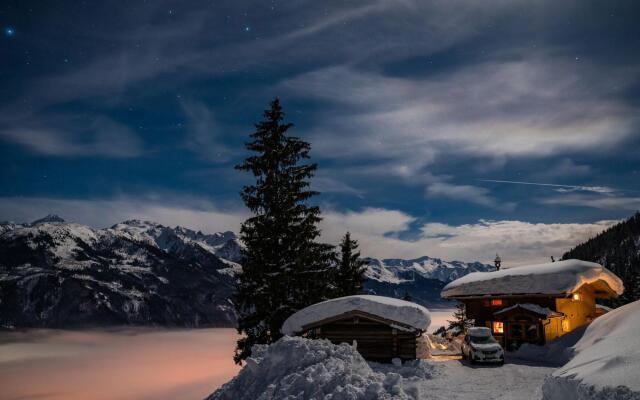 Cozy hut in Pinzgau with Finnish sauna