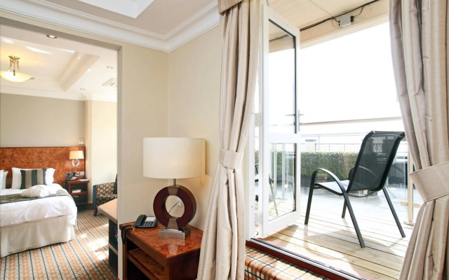 Pier Hotel