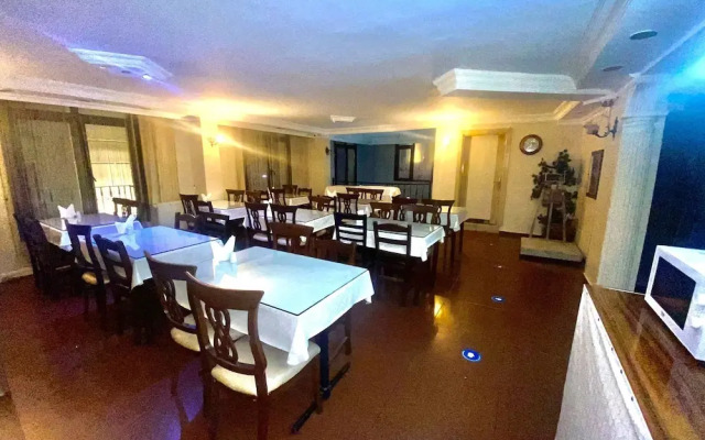 Grand Lara Hotel